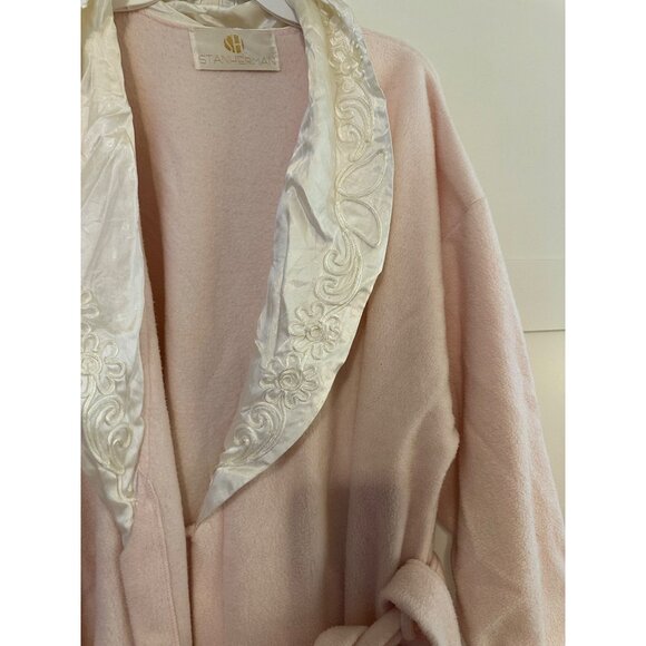 VTG Stan Herman Womens Soft fleece Pink Robe Embroidered Satin Trim Tradwife - Picture 3 of 13